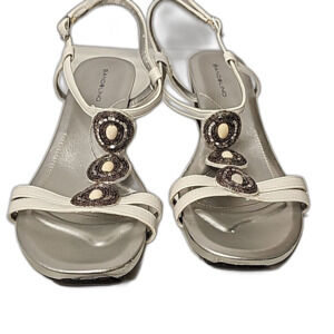 Bandolino Sandals Wedges White with Silver Embellishments Black Sole Sz 9.5